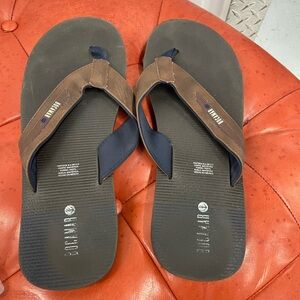 Dockers Brown and Navy Flip-Flops